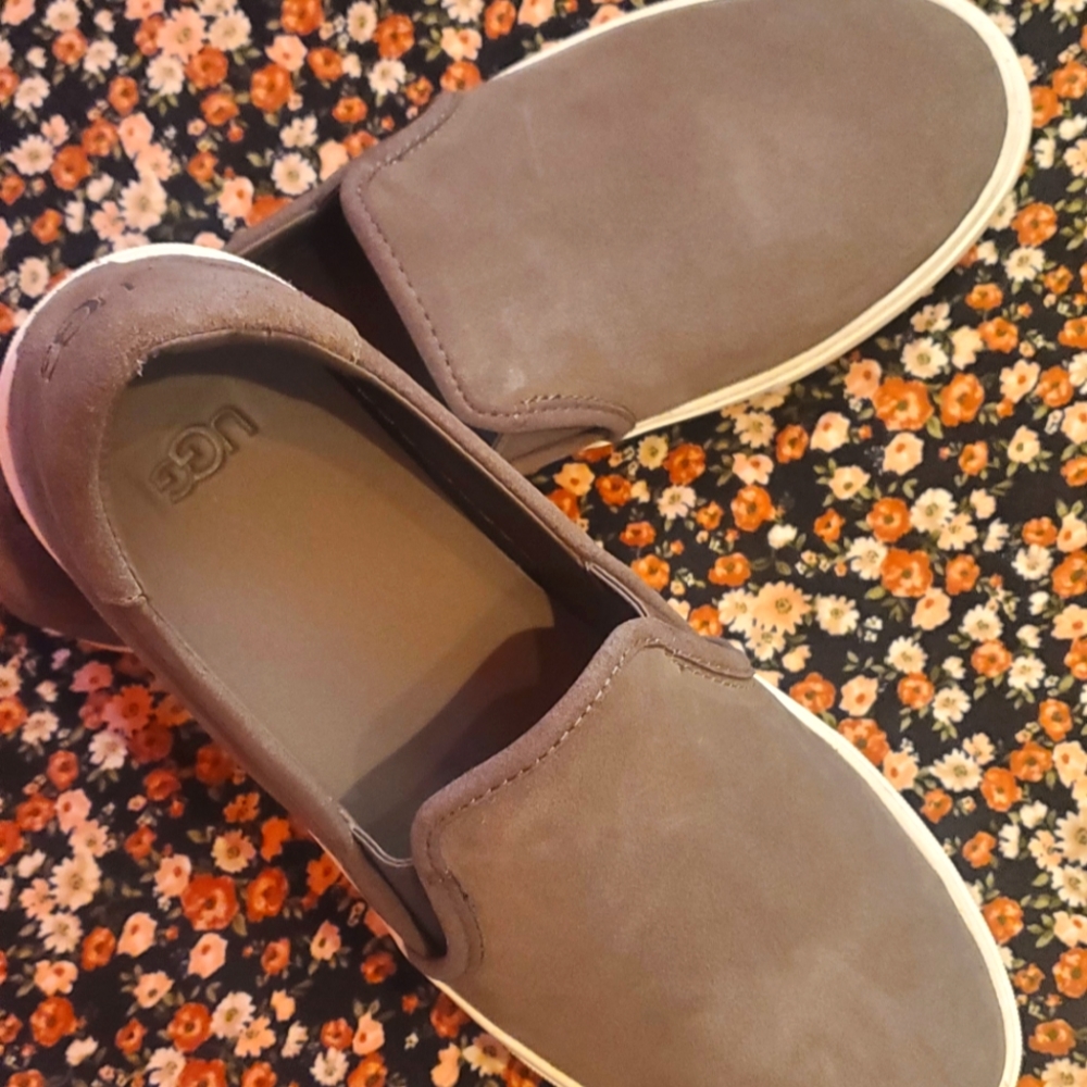 NWB UGG Jass Slip On Suede